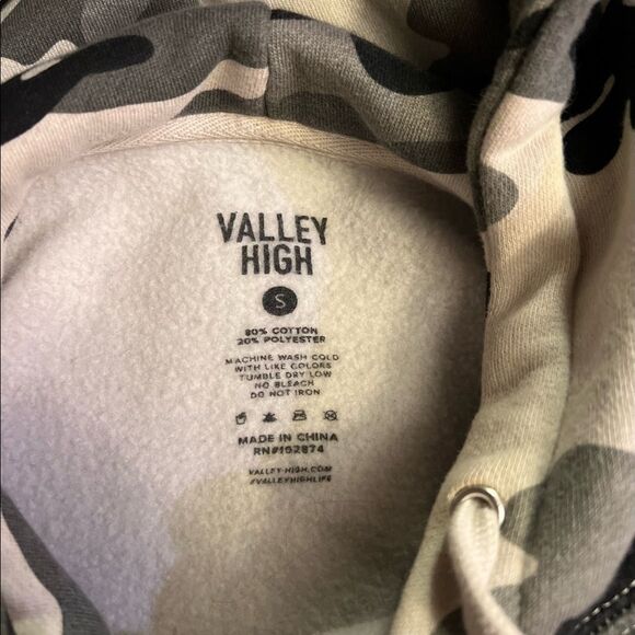 Valley High “Dont Tripp” Camo Hoodie - Picture 4 of 5